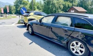 Verkehrsunfall mit zwei PKW auf der B154 in Tiefgraben